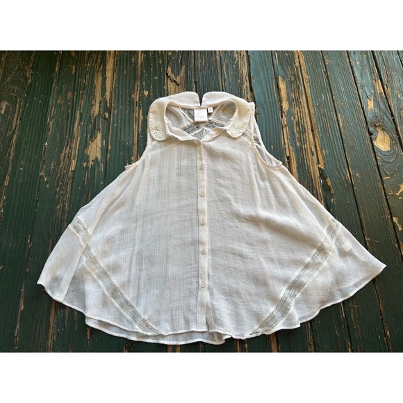 Lauren Conrad Tops - Lauren Conrad White Lace Inset Embroidered Peter Pan Collar Sleeveless Blouse XS